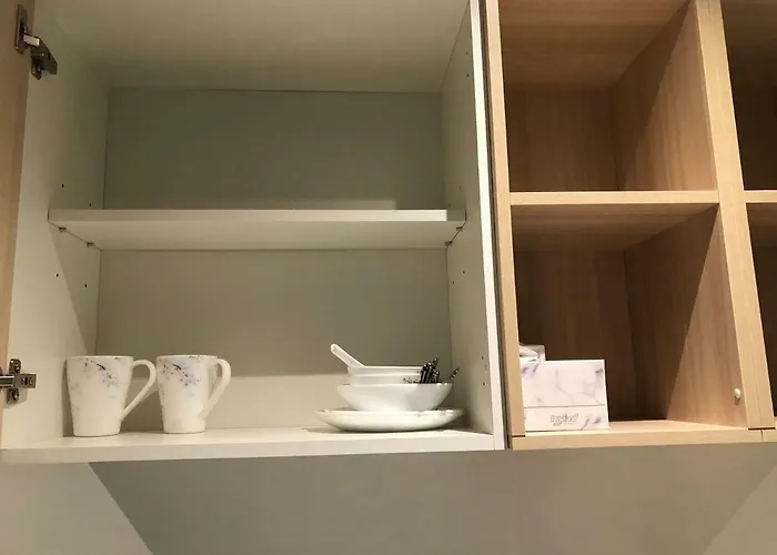 艾丽拉玛8号公寓 *
